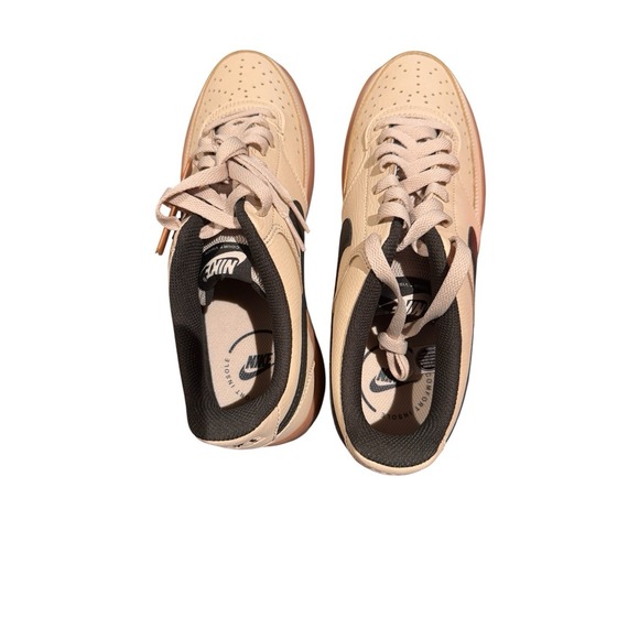 Athletic_Shoes
